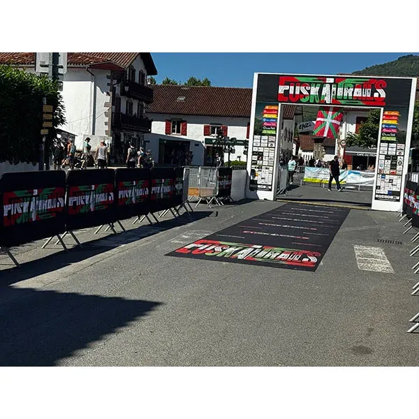 ARCHE+TAPIS-ARRIVÉE